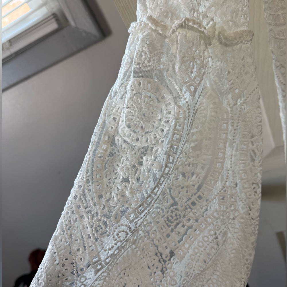 Cupcakes & Cashmere White Bell Sleeve Embroidered Dress - Small - NEW! - Picture 8 of 12